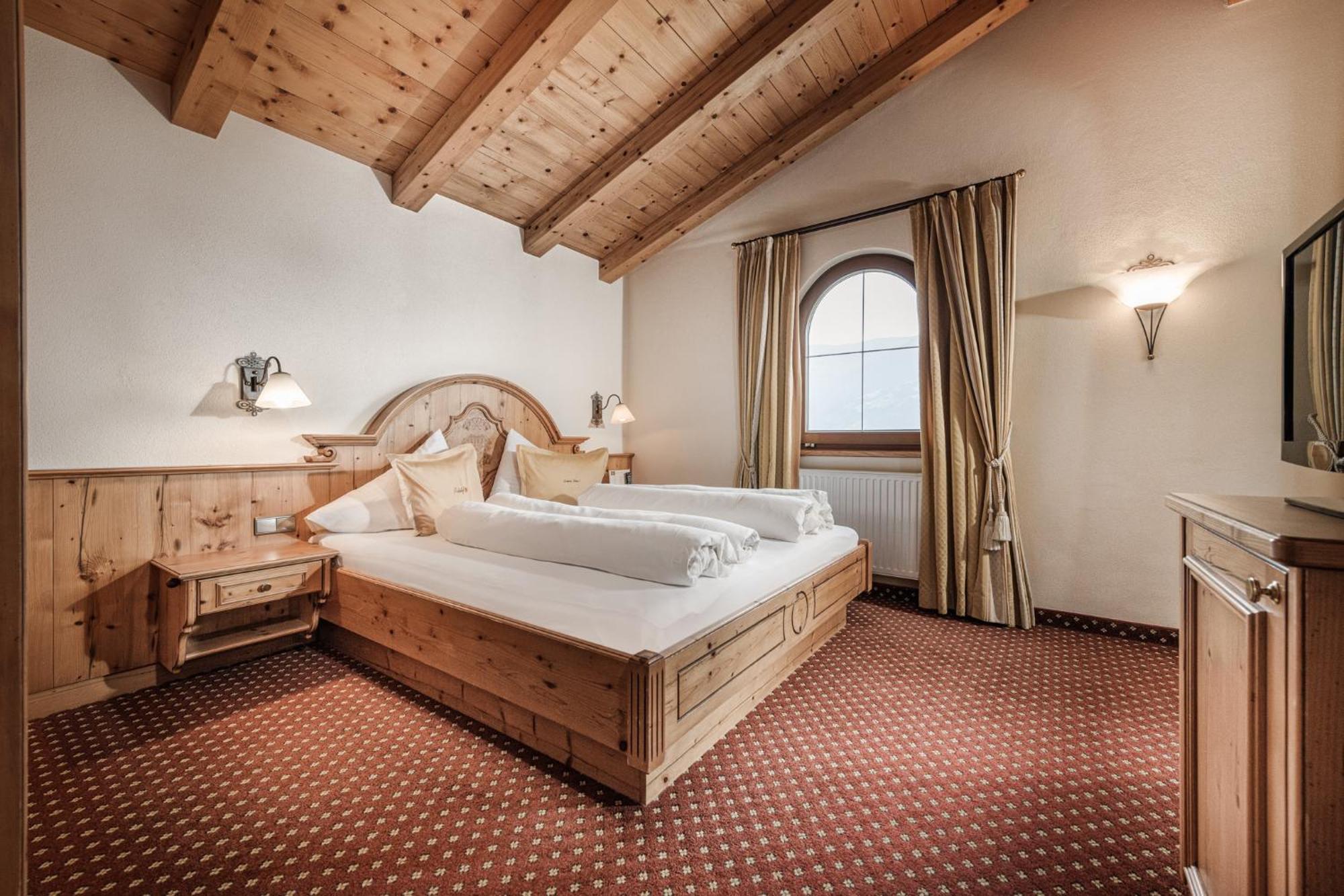 Aster Boutique Hotel & Chalets Fuegenberg Oda fotoğraf