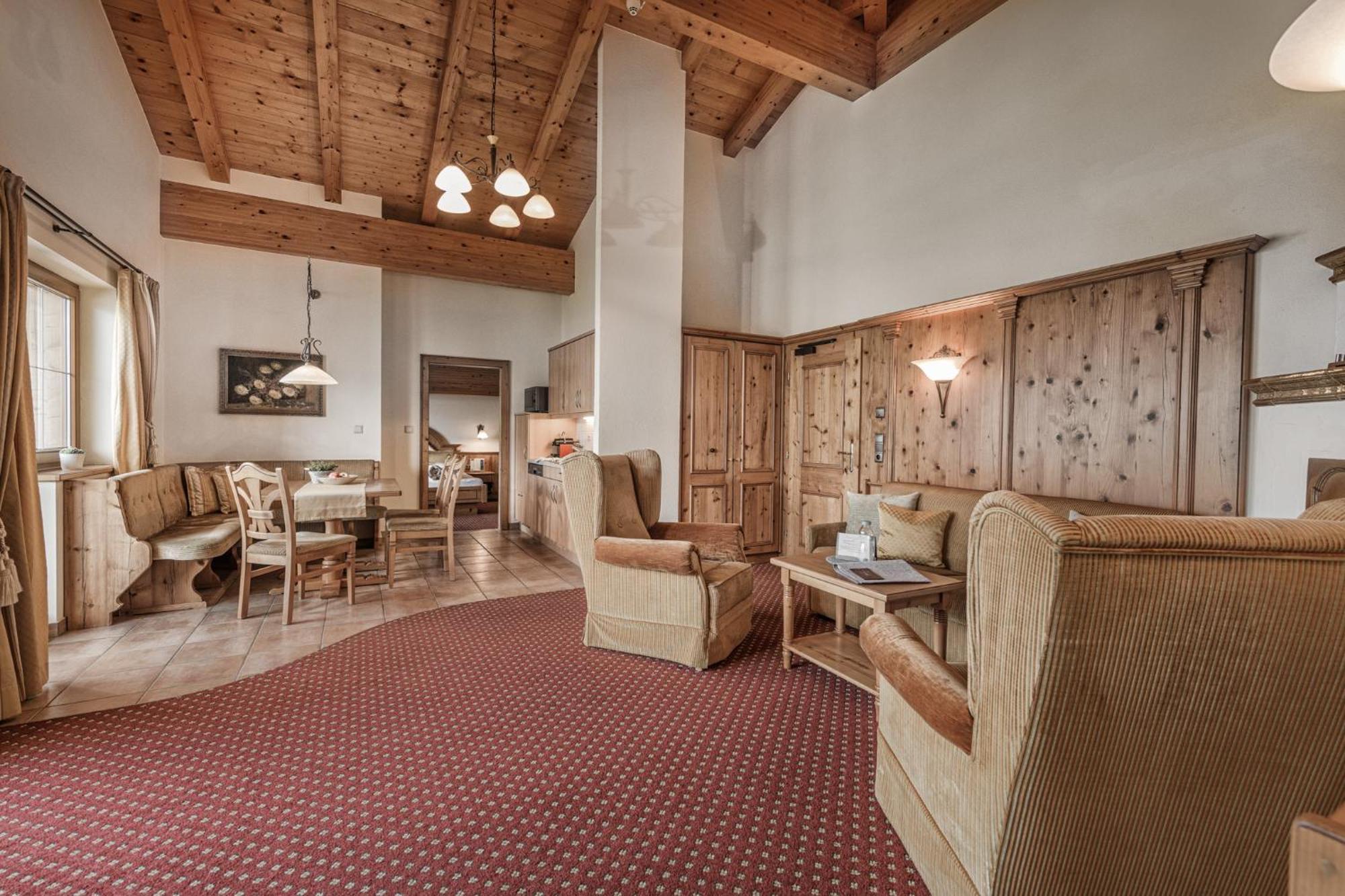 Aster Boutique Hotel & Chalets Fuegenberg Oda fotoğraf